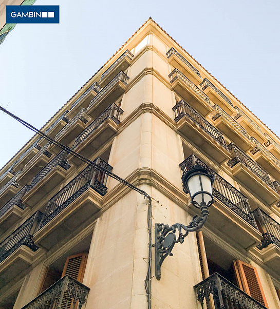 Edificio comercial en Calle Mayor . Alicante . Alacant . España