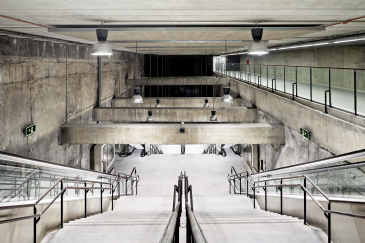 Tres estaciones de la Línea 9 del Metro de Barcelona . Barcelona . Barcelona . España