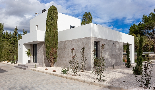 CASA L TRES . Petrer . Alacant . España
