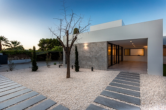 CASA L TRES . Petrer . Alacant . España
