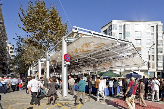 Mercado provisional del Dominical de Sant Antoni . Barcelona . Barcelona . España