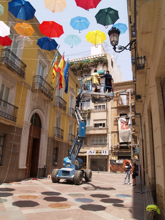 Cantando bajo la sombra . Alicante . Alacant . España