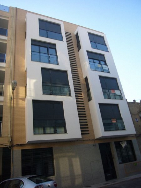 2006. EDIFICIO 12 VIVIENDAS EN GRAO BURRIANA