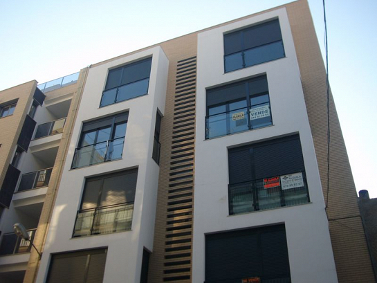 2006. EDIFICIO 12 VIVIENDAS EN GRAO BURRIANA