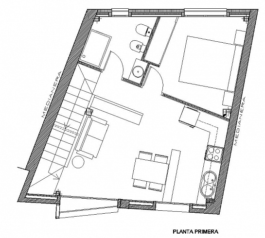 VIVIENDA UNIFAMILIAR ENTRE MEDIANERAS . Eslovenia