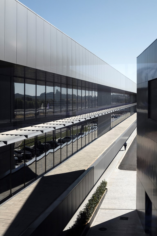 Oficinas y fábrica Power Electronics . Llíria . València . España