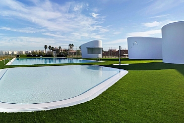 Conjunto de piscinas descubiertas. El Altet . Elche . Alacant . España