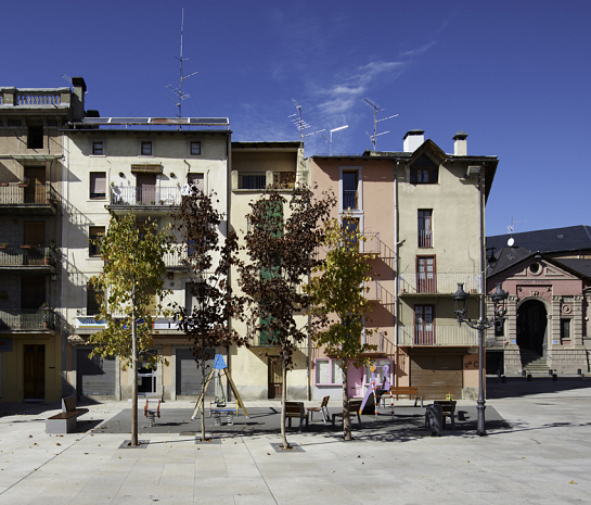 Remodelación de las Plazas Santa Maria i dels Herois de Puigcerdà . Girona . Girona . España