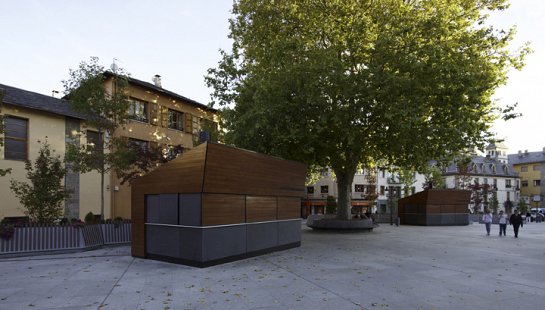 Remodelación de las Plazas Santa Maria i dels Herois de Puigcerdà . Girona . Girona . España