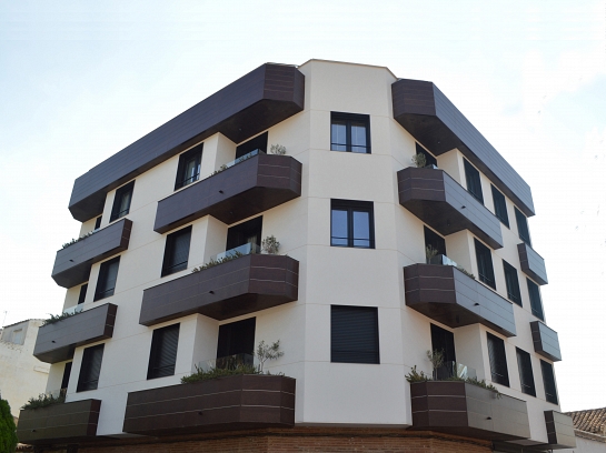 REFORMA DE EDIFICIO DE VIVIENDAS . Alquerías del Niño Perdido . Castellón . España