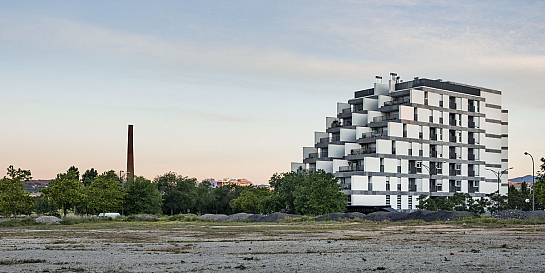 114 Viviendas públicas . Sabadell . Barcelona . España