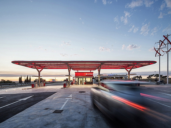 Cepsa Estación de Servicio . Adanero . Ávila . España