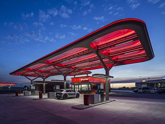 Cepsa Estación de Servicio . Adanero . Ávila . España