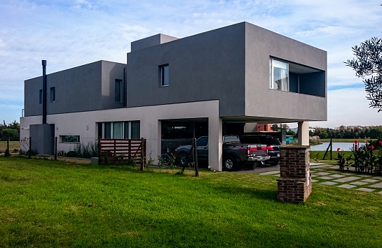 Casa TZ / Centro Cero Estudio . Don Torcuato . Buenos Aires . Argentina