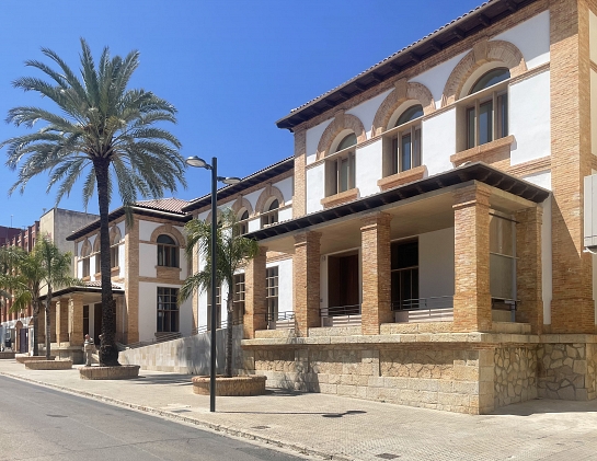 REHABILITACION DEL ANTIGUO COLEGIO CERVANTES PARA SU USO COMO BIBLIOTECA MUNICIPAL . Pego . Alacant . España