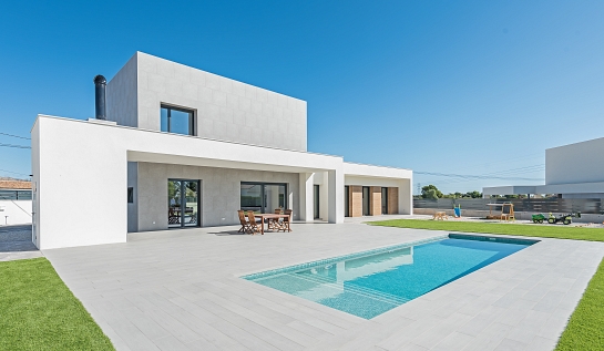 Vivienda unifamiliar y piscina . San Vicente del Raspeig . Alacant . España