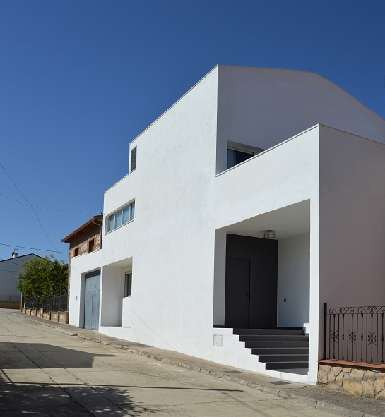 VIVIENDA UNIFAMILIAR ADOSADA . Guadalajara . España