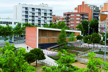 Casal para la Tercera Edad del Baix Guinardó . Barcelona . Barcelona . España