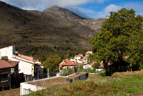 Refugio entre muros . Anguiano . La Rioja . España
