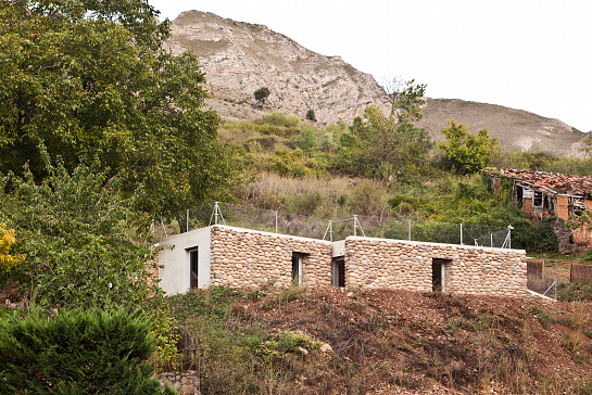 Refugio entre muros . Anguiano . La Rioja . España
