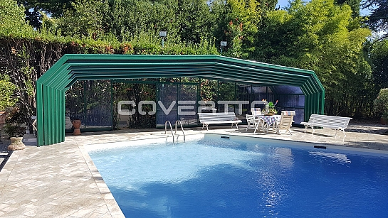 Cubierta de piscina en cristal