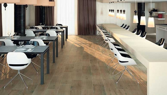 Suelos porcelánicos de imitación madera