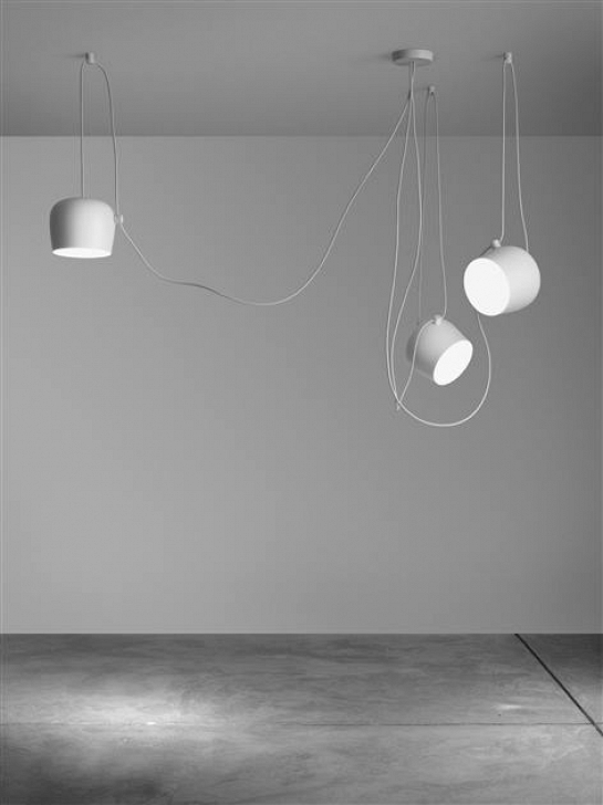 Aim, suspensión, iluminación