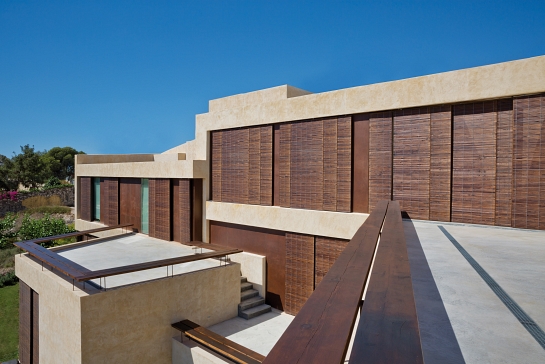 ARQUITECTURA MODERNA CON ALICANTINAS TRADICIONALES