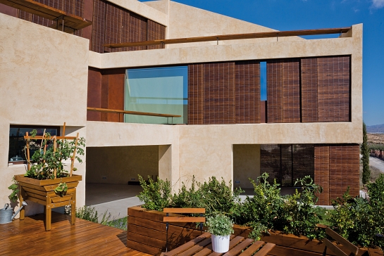 ARQUITECTURA MODERNA CON ALICANTINAS TRADICIONALES
