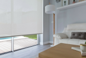 ESTORES ENROLLABLES EN VIVIENDA DE LUJO