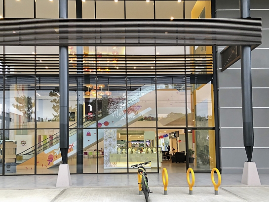 CELOSÍAS V-5 PARA UN CENTRO COMERCIAL