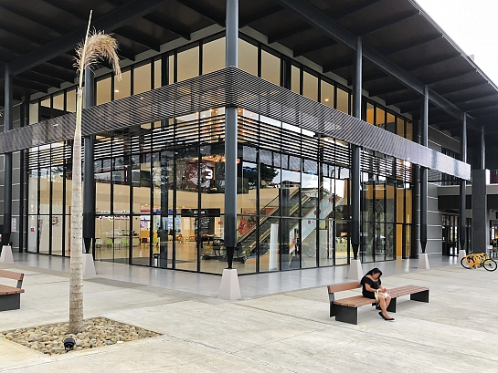 CELOSÍAS V-5 PARA UN CENTRO COMERCIAL