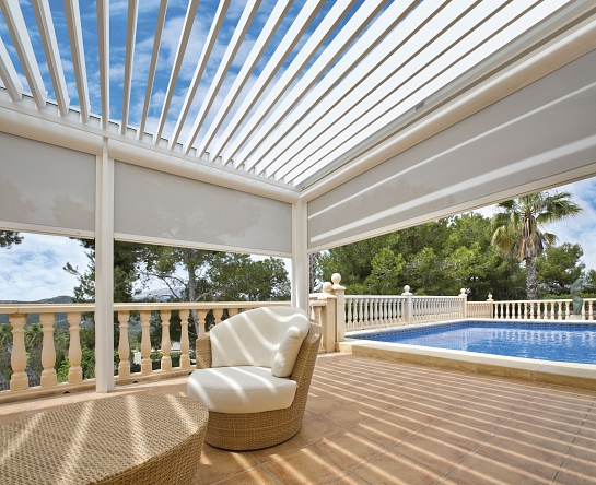 PÉRGOLA EN CASA DE VERANO