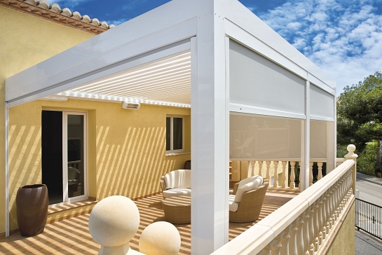 PÉRGOLA EN CASA DE VERANO
