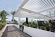  PÉRGOLA BIOCLIMÁTICA PROTEGIENDO LA TERRAZA DE RESTAURANTE MEDITERRÁNEO